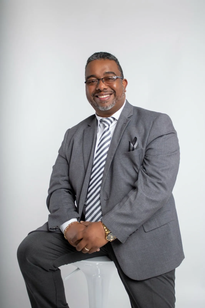 Pinnock & Pinnock brinda asesoría legal integral en Panamá, atendiendo clientes en Ciudad de Panamá y zonas estratégicas como Costa del Este, Punta Pacífica, San Francisco y Marbella. Atendemos tanto a clientes locales como a empresas e inversionistas extranjeros que requieren asesoría jurídica confiable en Panamá.